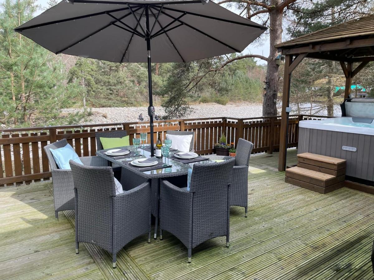 Luxury Riverside Lodge, Blair Atholl Pitlochry Bagian luar foto